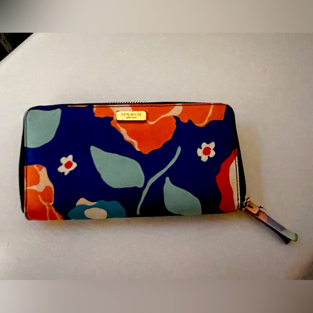 Kate Spate Neda Clutch zipper wallet